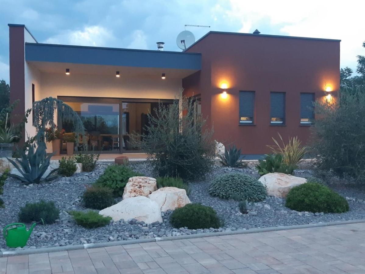 Apartments Bijou With Big Private Garden Near Umag Vilanija Exteriér fotografie