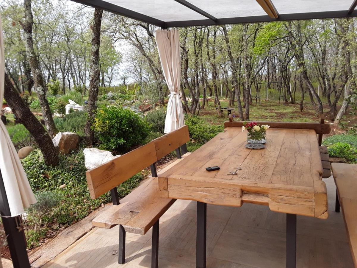 Apartments Bijou With Big Private Garden Near Umag Vilanija Exteriér fotografie